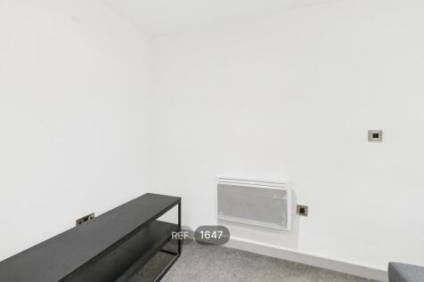Kitchen &amp; Living area