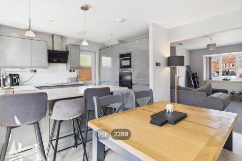 Kitchen &amp; Living area