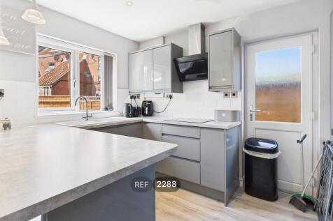 Kitchen &amp; Living area