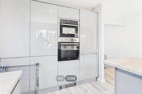 Kitchen &amp; Living area