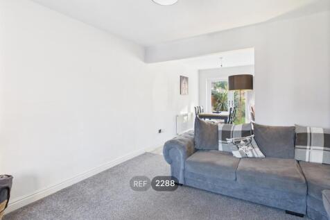 Kitchen &amp; Living area