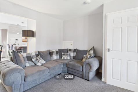 Kitchen &amp; Living area