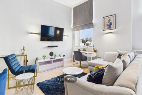 Kitchen &amp; Living area