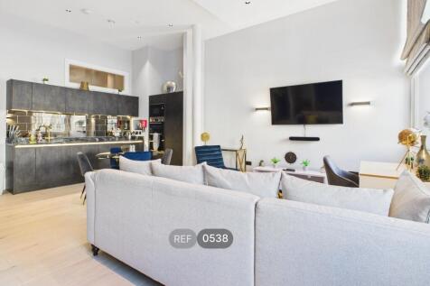 Kitchen &amp; Living area