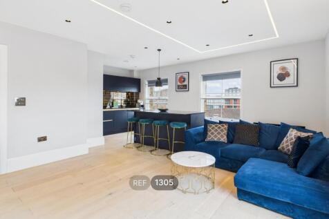 Kitchen &amp; Living area