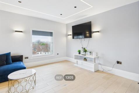 Kitchen &amp; Living area
