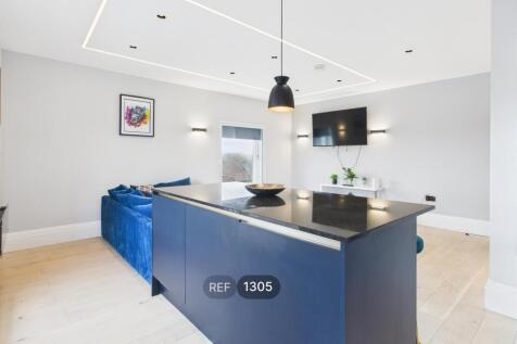 Kitchen &amp; Living area