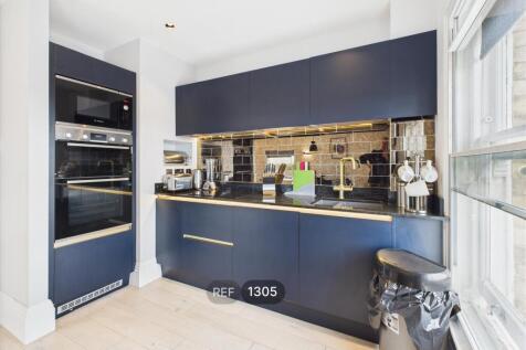 Kitchen &amp; Living area