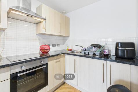 Kitchen &amp; Living area