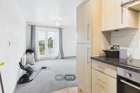 Kitchen &amp; Living area