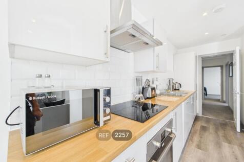 Kitchen &amp; Living area