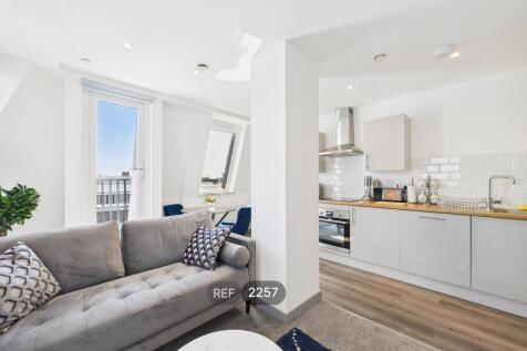 Kitchen &amp; Living area