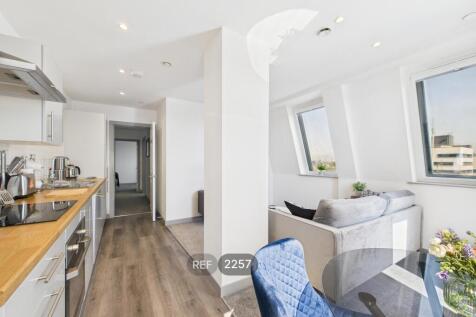 Kitchen &amp; Living area