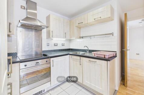 Kitchen &amp; Living area