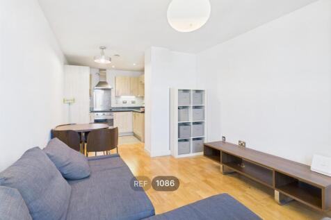 Kitchen &amp; Living area