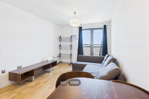 Kitchen &amp; Living area
