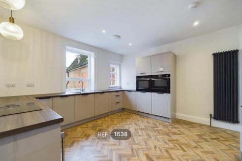 Kitchen / Dining area