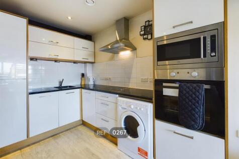 Kitchen &amp; Living area