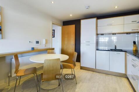 Kitchen &amp; Living area