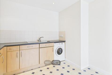 Kitchen &amp; Living area