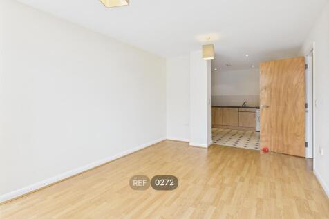 Kitchen &amp; Living area
