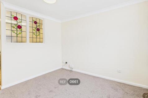 Kitchen &amp; Living area