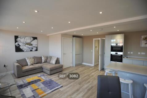 Kitchen &amp; Living area