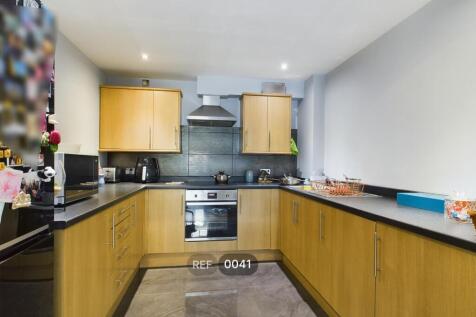 Kitchen &amp; Living area