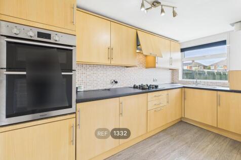 Kitchen / Dining area