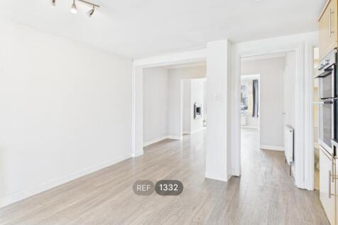 Kitchen / Dining area