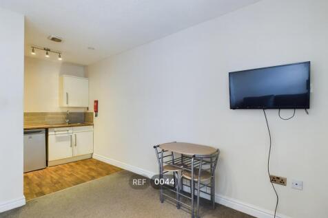 Kitchen &amp; Lounge