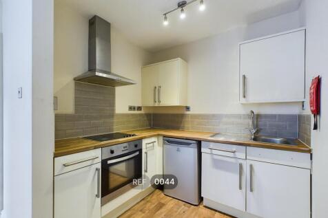 Kitchen &amp; Lounge