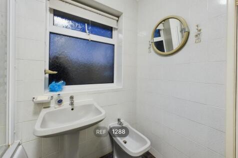 Bathroom &amp; WC 2