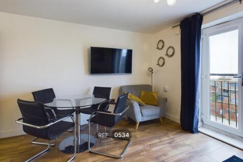 Kitchen &amp; Living area