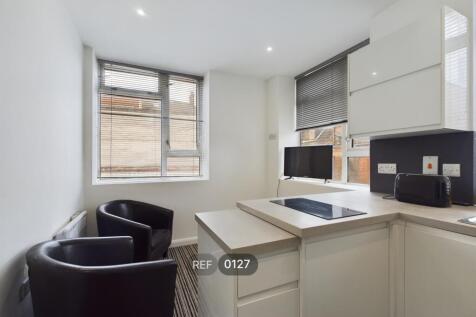 Kitchen &amp; Living Area