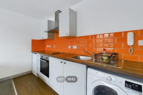 Kitchen &amp; Living area