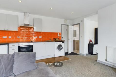 Kitchen &amp; Living area