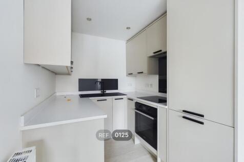 Kitchen &amp; Living area