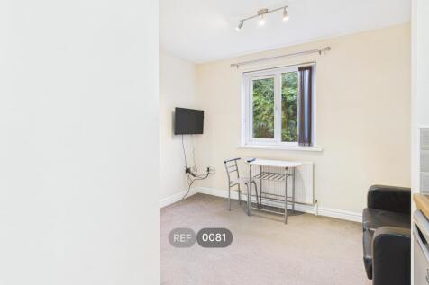 Kitchen &amp; Living area