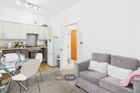 Kitchen &amp; Living area