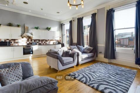 Kitchen &amp; Living area