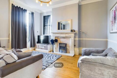 Kitchen &amp; Living area