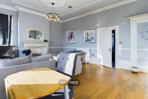 Kitchen &amp; Living area