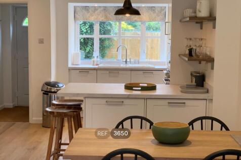 Kitchen &amp; Living area