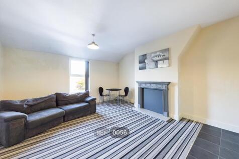 Kitchen &amp; Living area