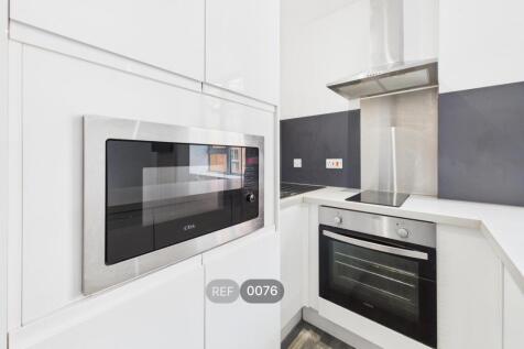 Kitchen &amp; Living area