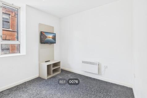 Kitchen &amp; Living area