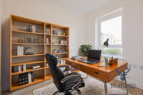 Property Image 4