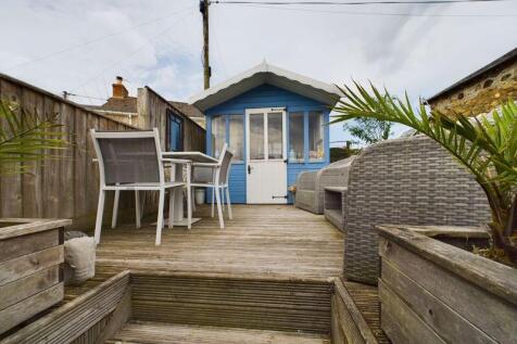 deck and summerhouse