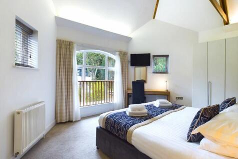 Principal bedroom